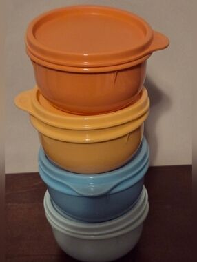 Tupperware NWT Ideal Lit'l Bowls